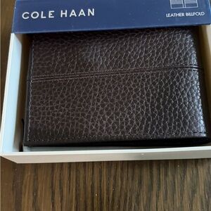 COLE HAAN PEBBLED LEATHER SLIM Billfold Wallet NWT
